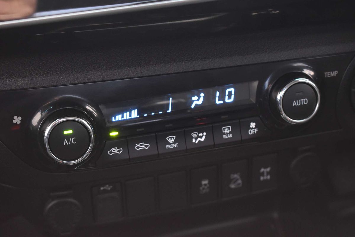 2018 Toyota Hilux SR5 GUN126R 4X4