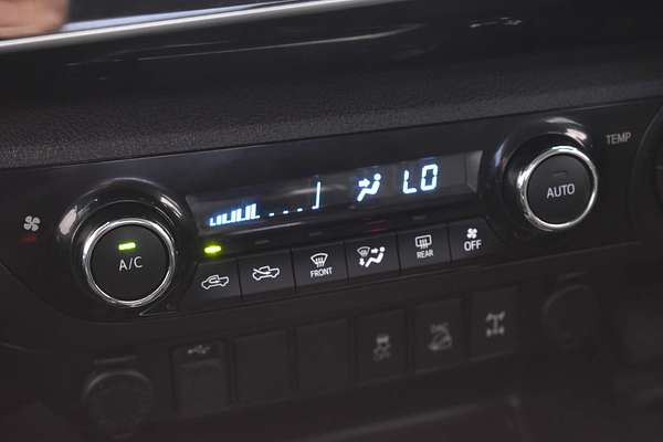 2018 Toyota Hilux SR5 GUN126R 4X4