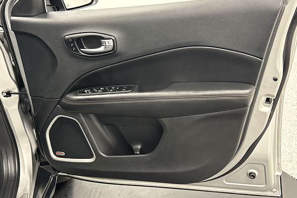 2020 Jeep Compass Limited M6