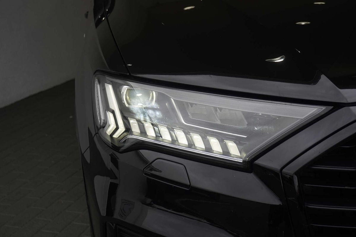 2022 Audi Q7 55 TFSI S line 4M