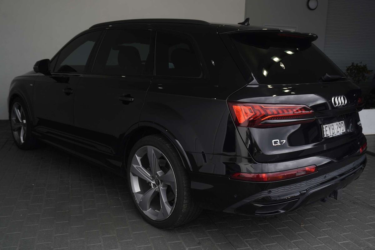 2022 Audi Q7 55 TFSI S line 4M