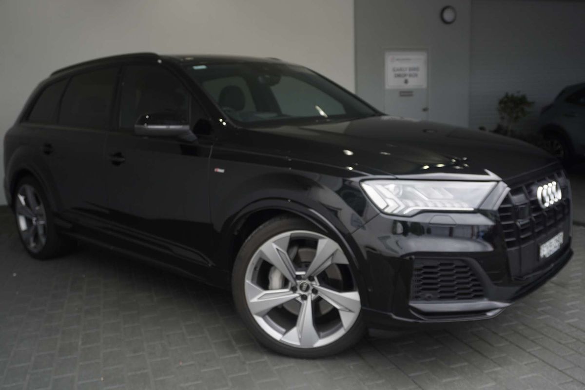 2022 Audi Q7 55 TFSI S line 4M