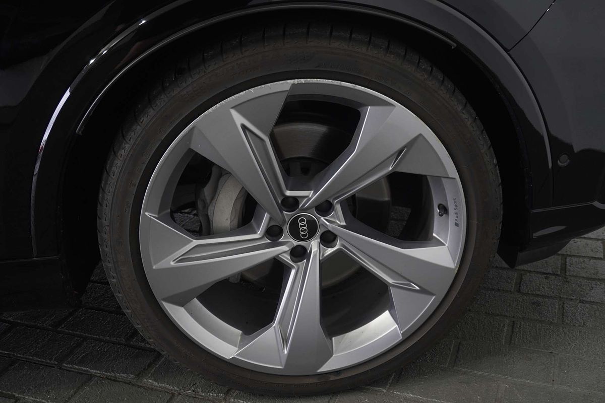 2022 Audi Q7 55 TFSI S line 4M