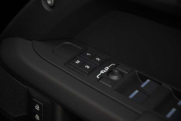 2024 Land Rover Defender 110 D350 X-Dynamic HSE L663
