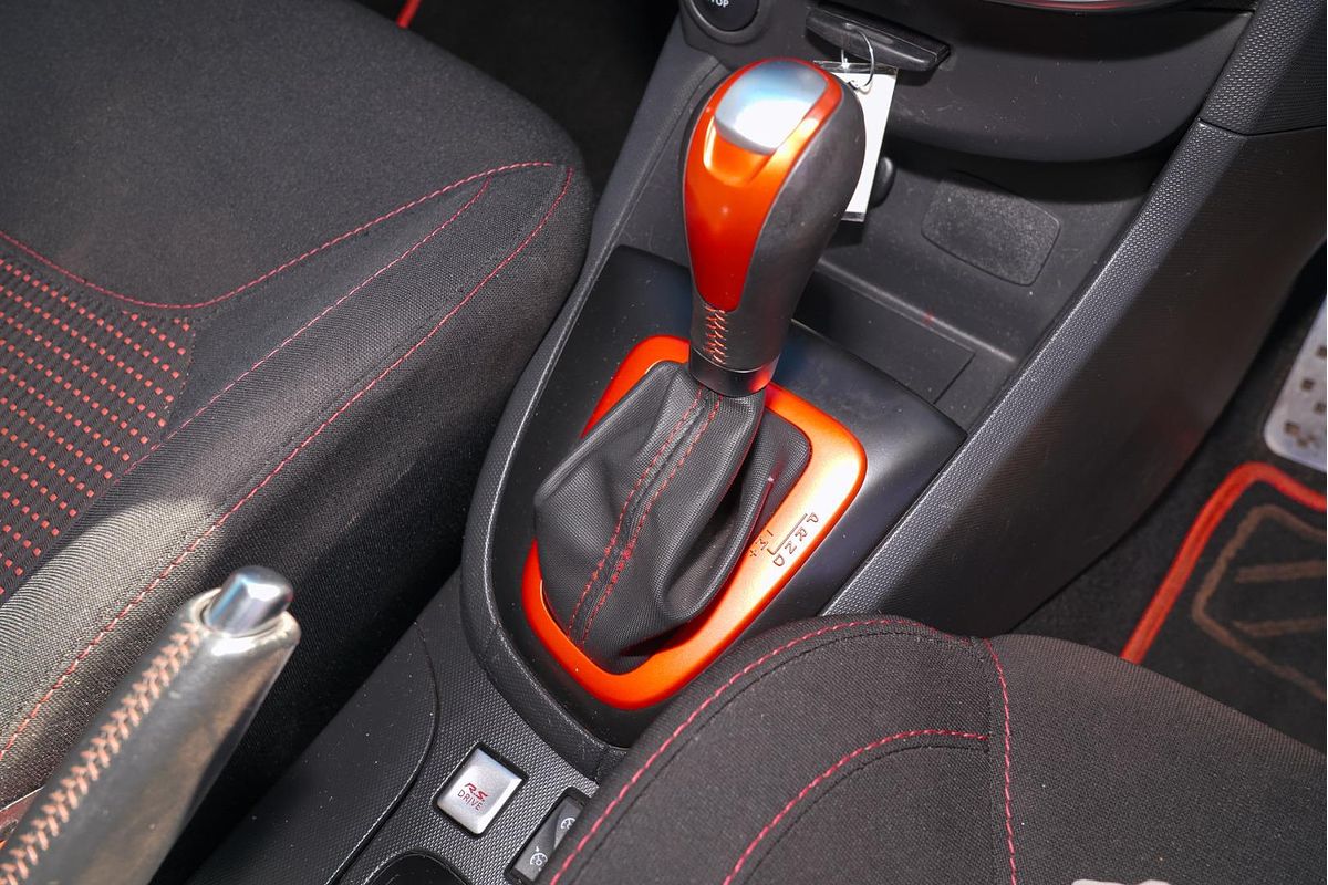 2015 Renault Clio R.S. 200 Cup IV B98