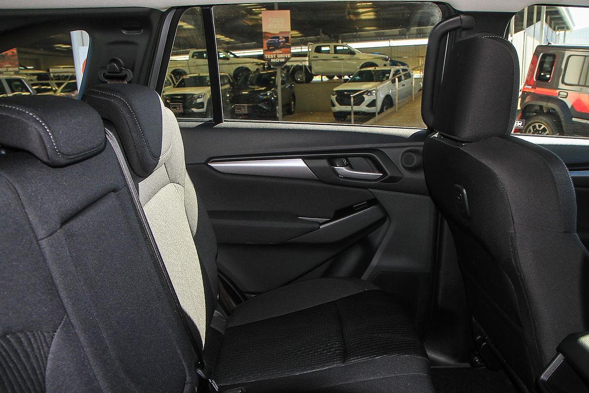 2025 Isuzu MU-X LS-M