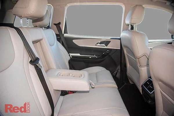 2025 Mahindra XUV700 AX7L