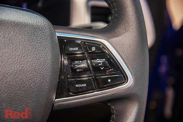 2025 Mahindra XUV700 AX7L