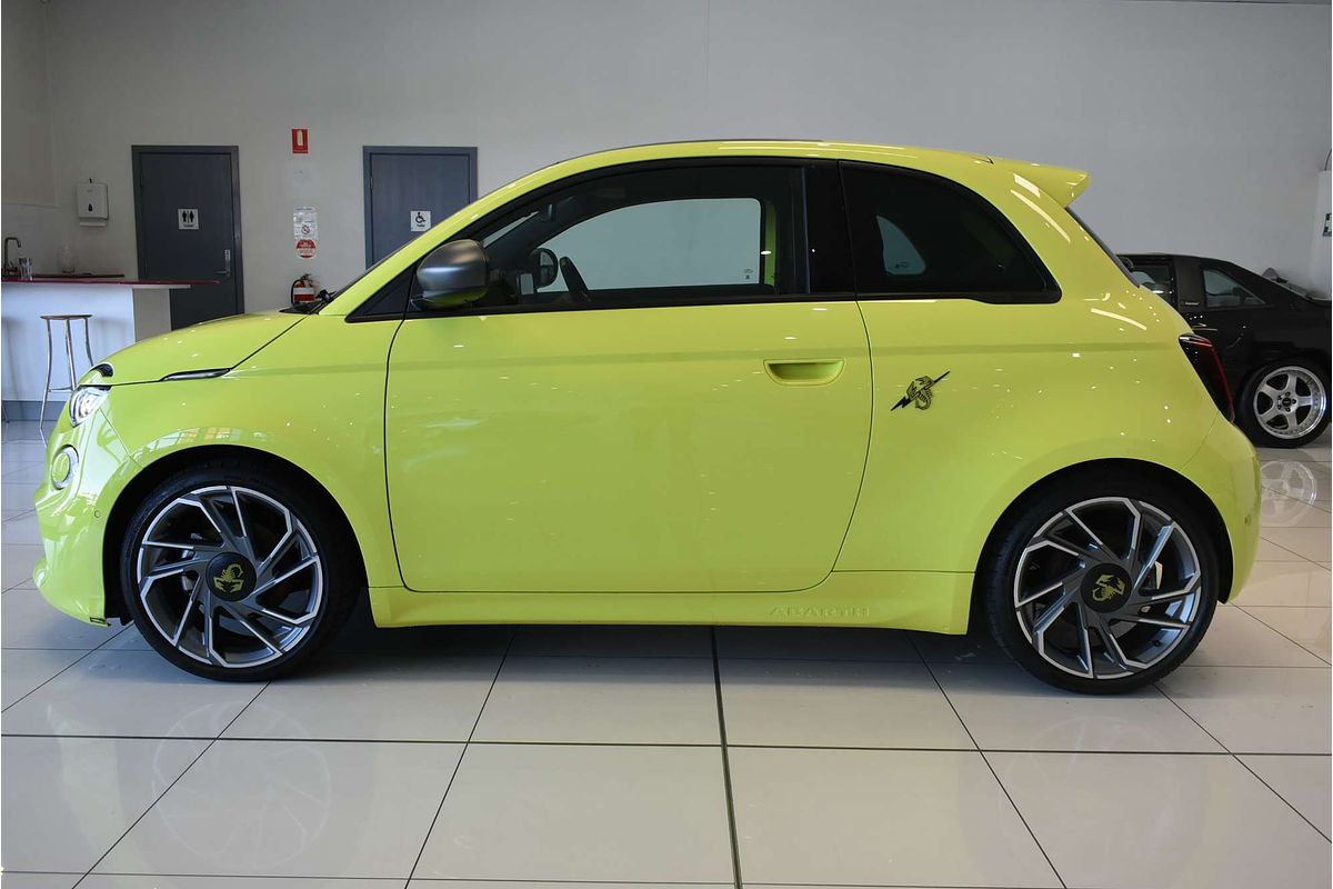 2023 Abarth 500e Turismo
