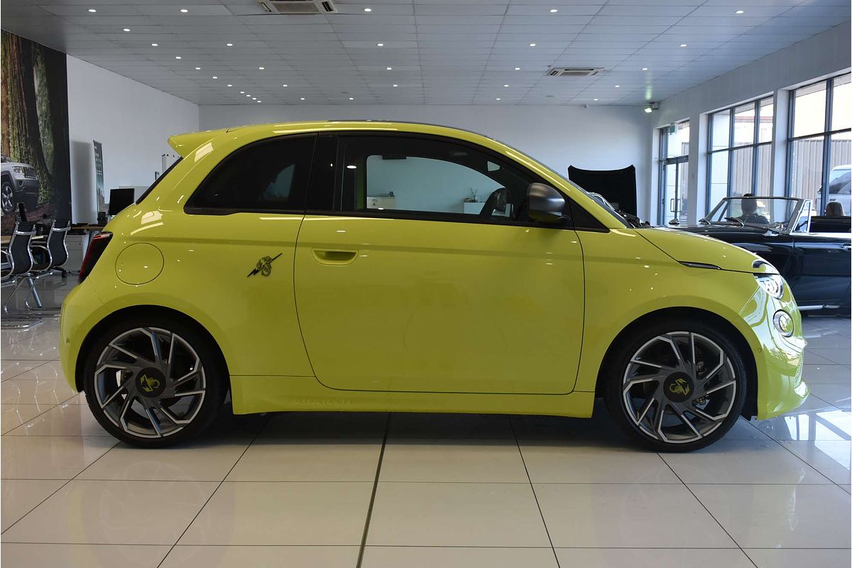 2023 Abarth 500e Turismo
