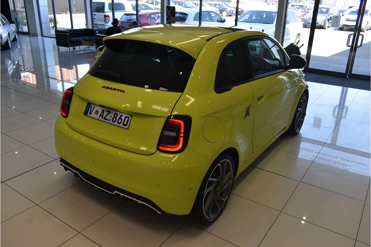 2023 Abarth 500e Turismo