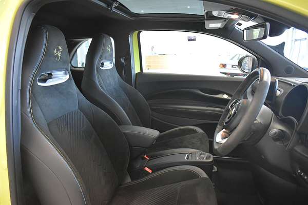 2023 Abarth 500e Turismo