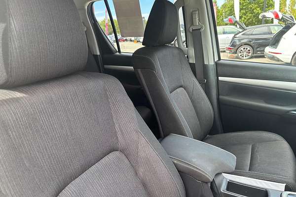 2017 Toyota Hilux SR5 GUN126R 4X4