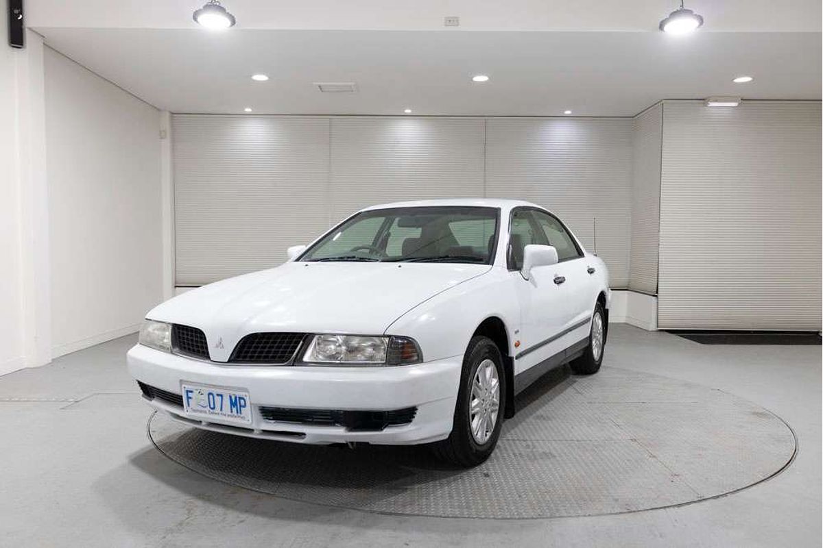 2000 Mitsubishi Magna Advance TH