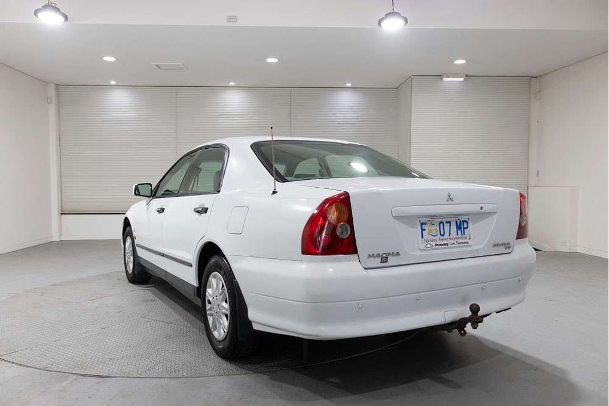 2000 Mitsubishi Magna Advance TH