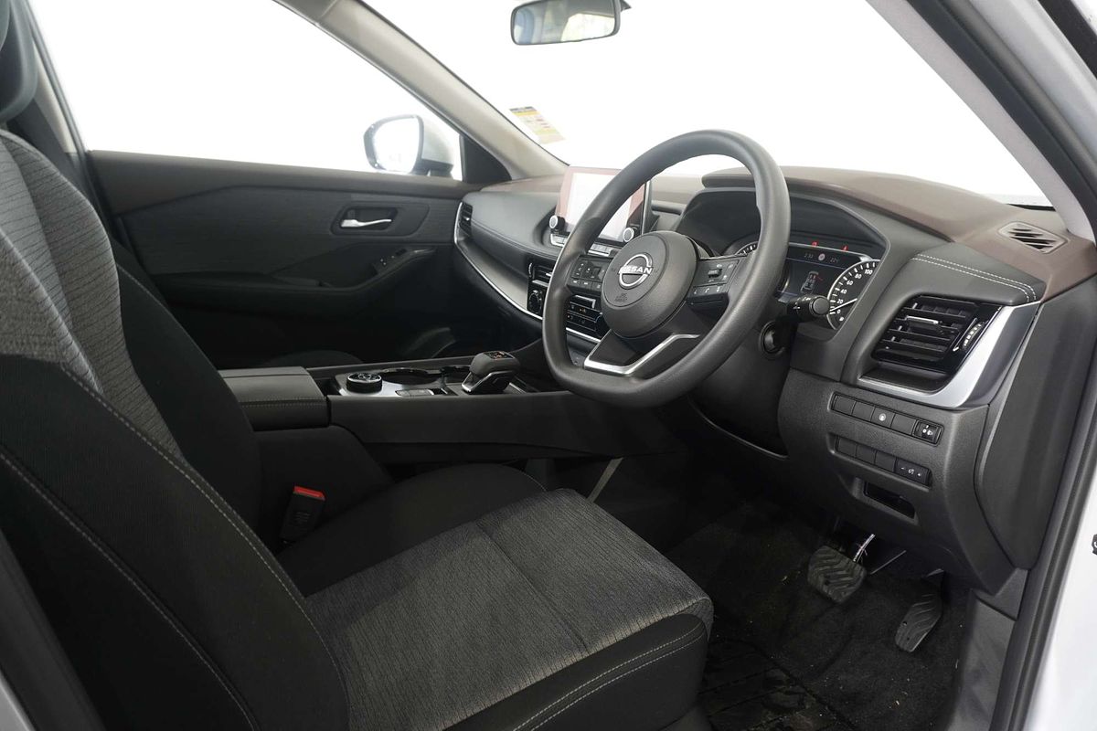 2024 Nissan X-TRAIL ST T33