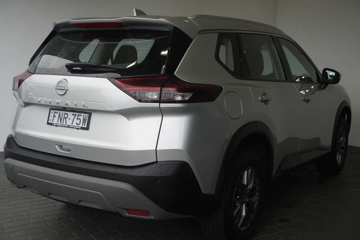 2024 Nissan X-TRAIL ST T33