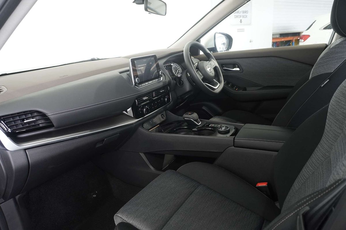 2024 Nissan X-TRAIL ST T33