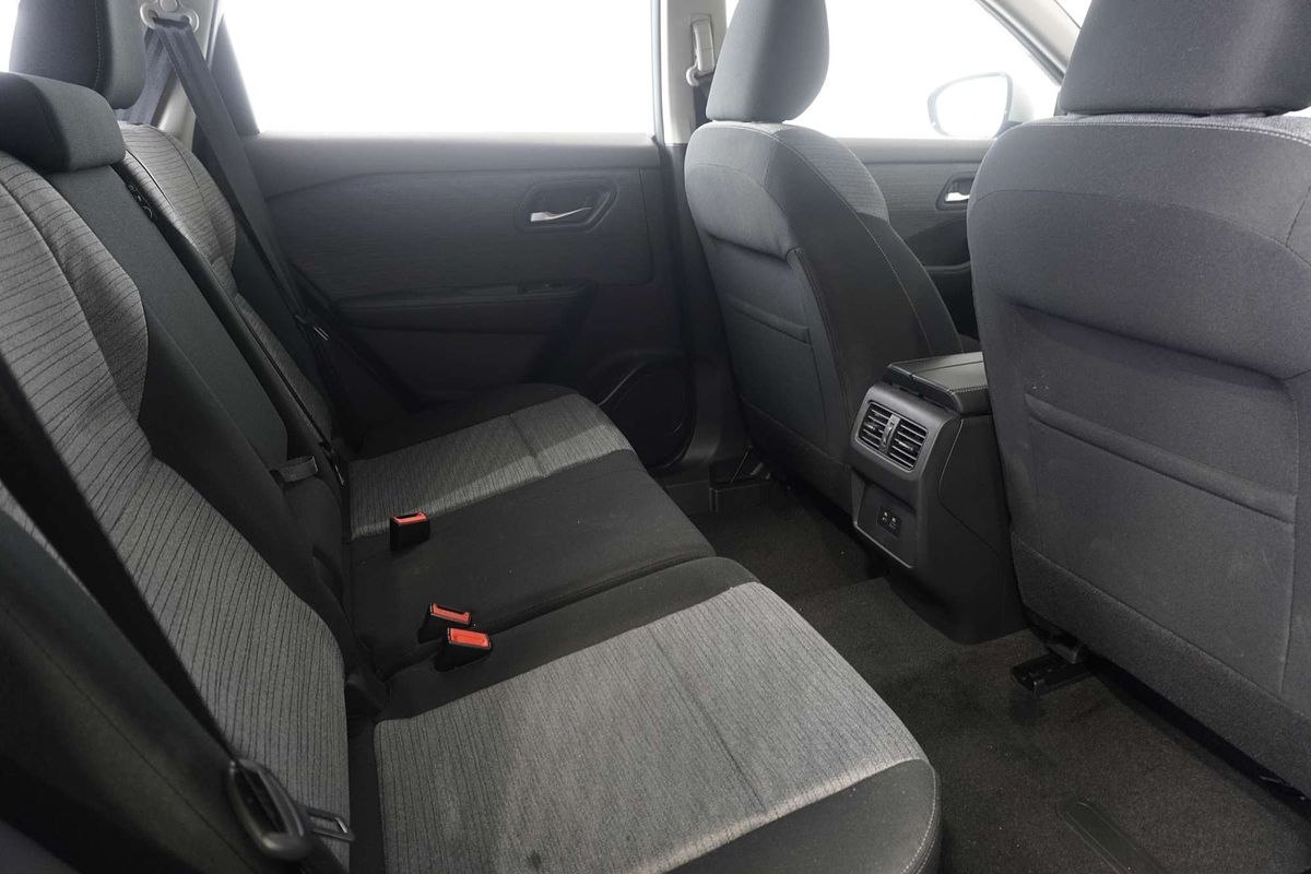 2024 Nissan X-TRAIL ST T33