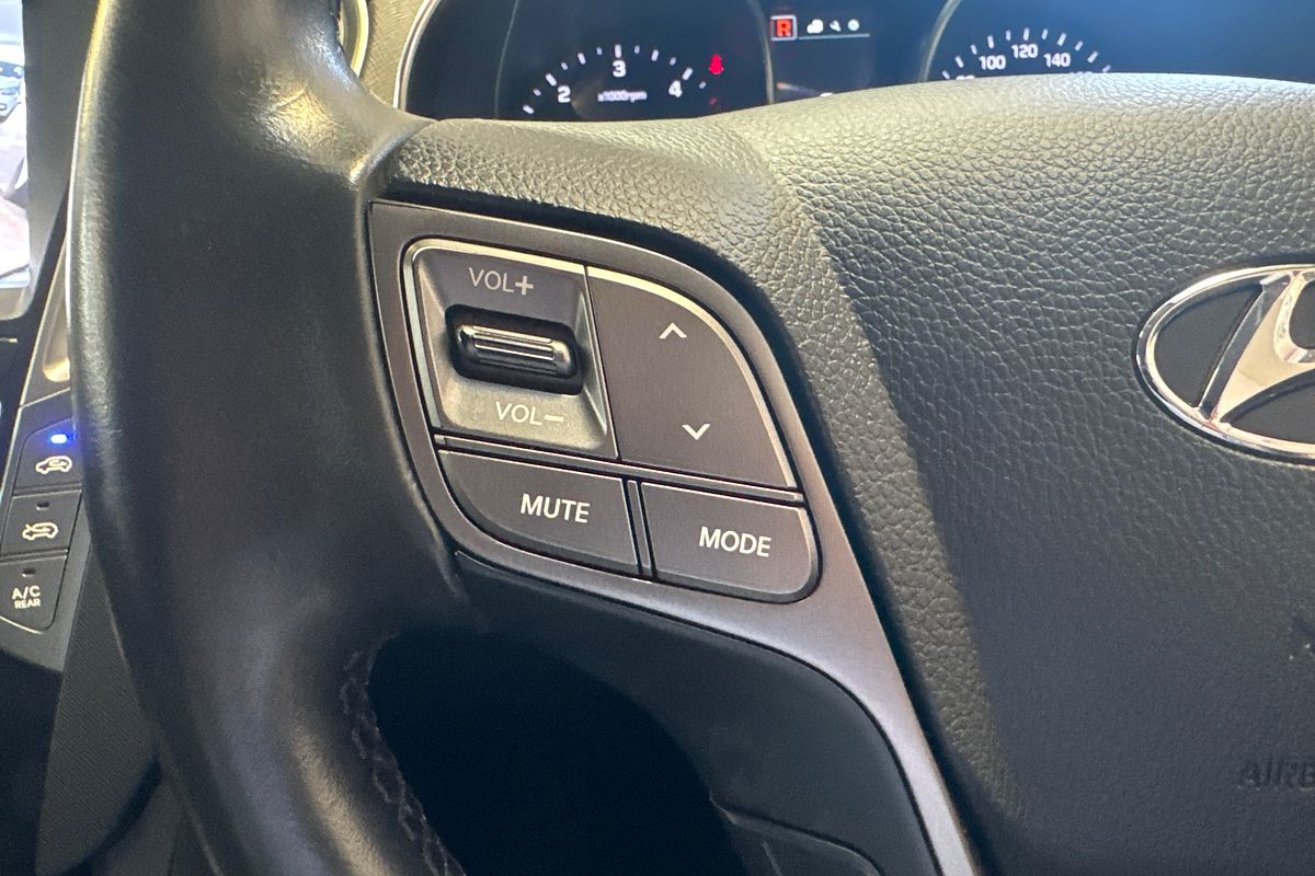2016 Hyundai Santa Fe Elite DM3 Series II