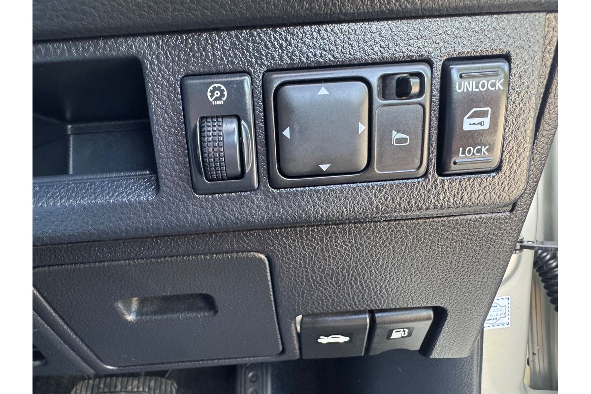 2006 Nissan Tiida ST C11