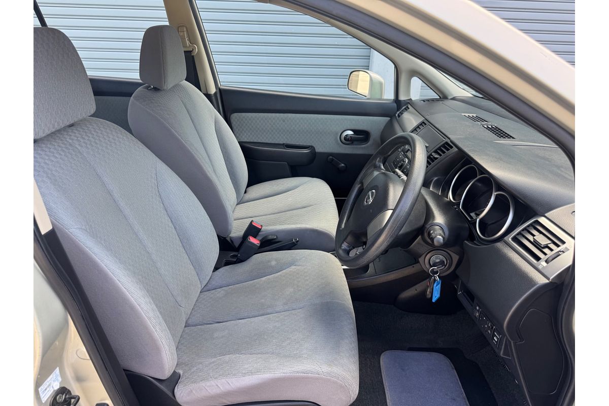 2006 Nissan Tiida ST C11