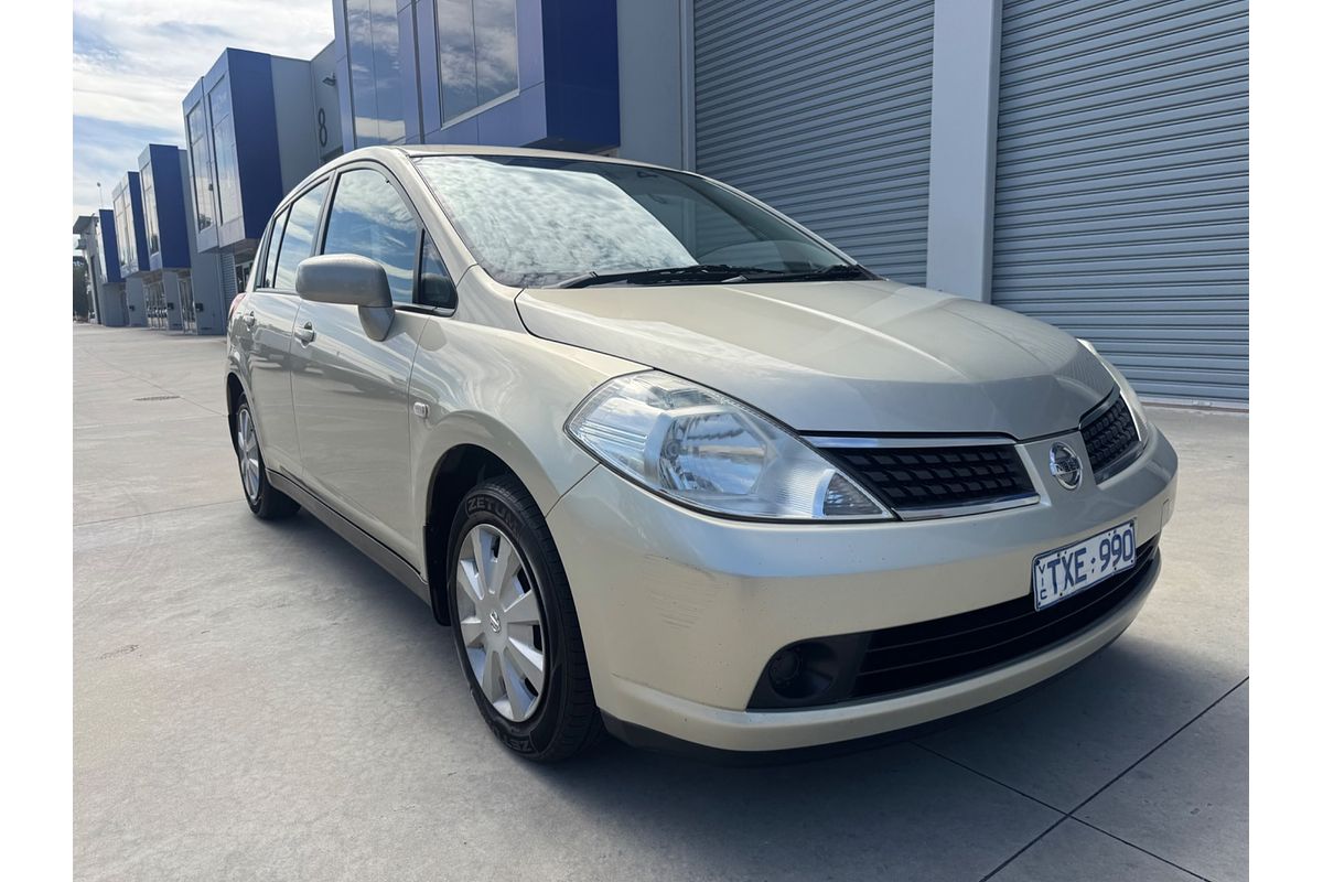 2006 Nissan Tiida ST C11
