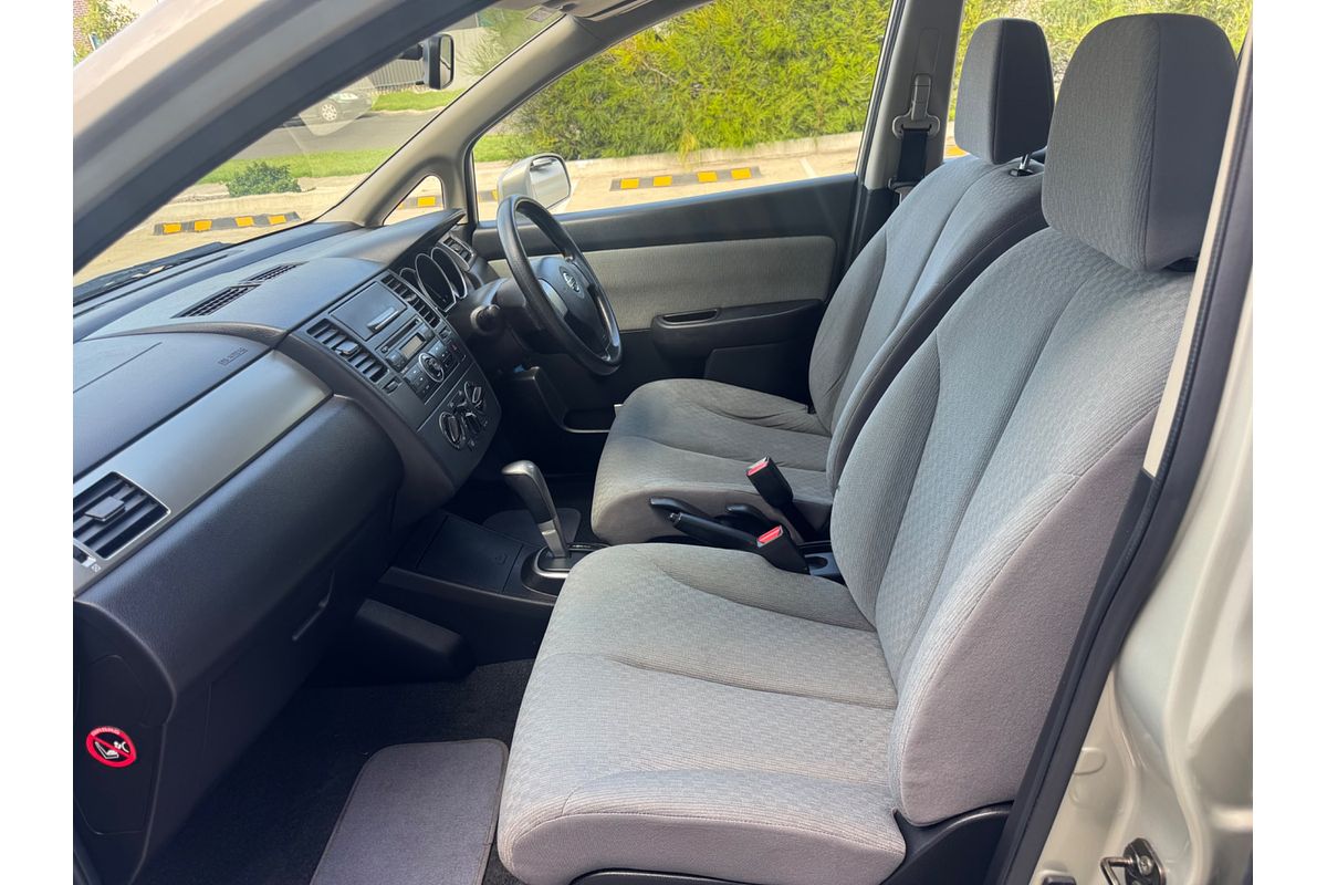 2006 Nissan Tiida ST C11