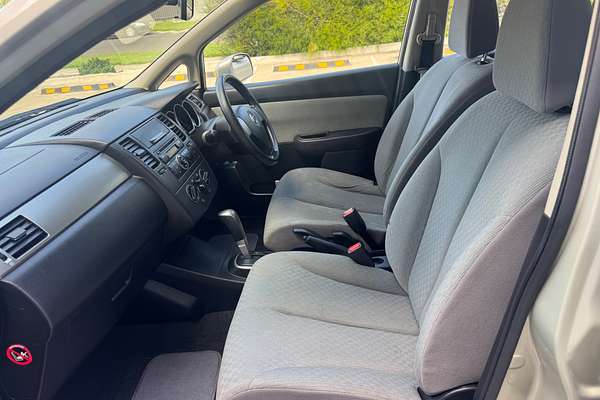 2006 Nissan Tiida ST C11