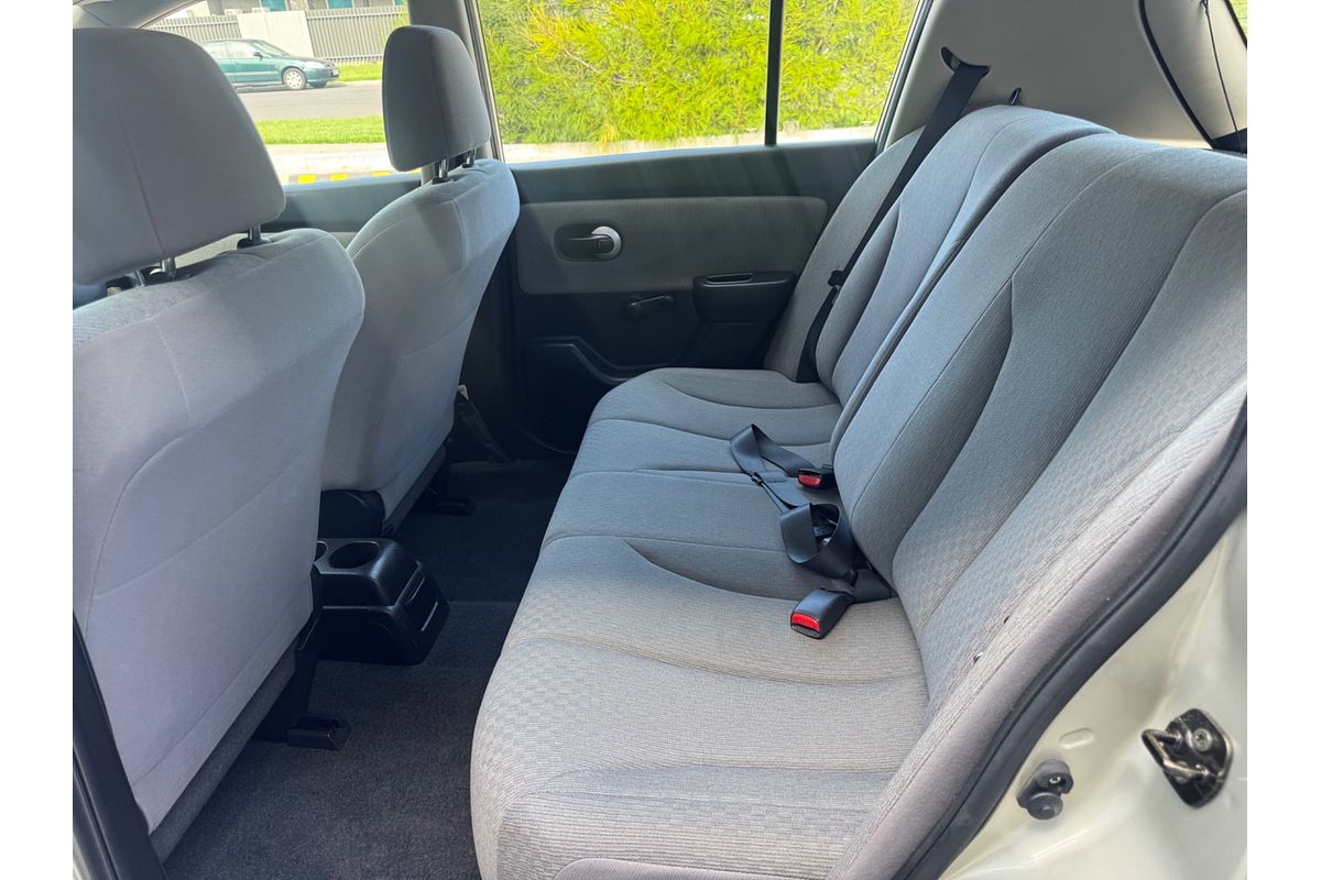 2006 Nissan Tiida ST C11