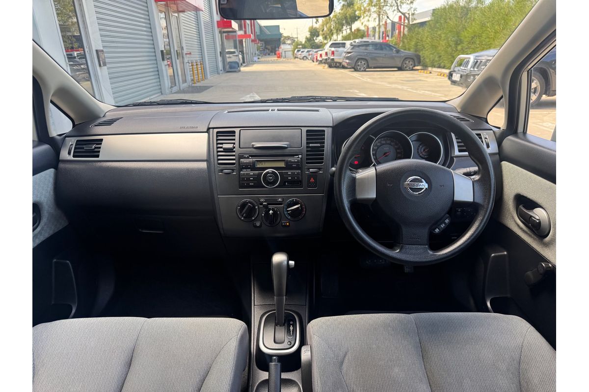2006 Nissan Tiida ST C11