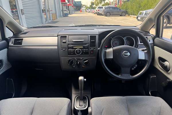 2006 Nissan Tiida ST C11