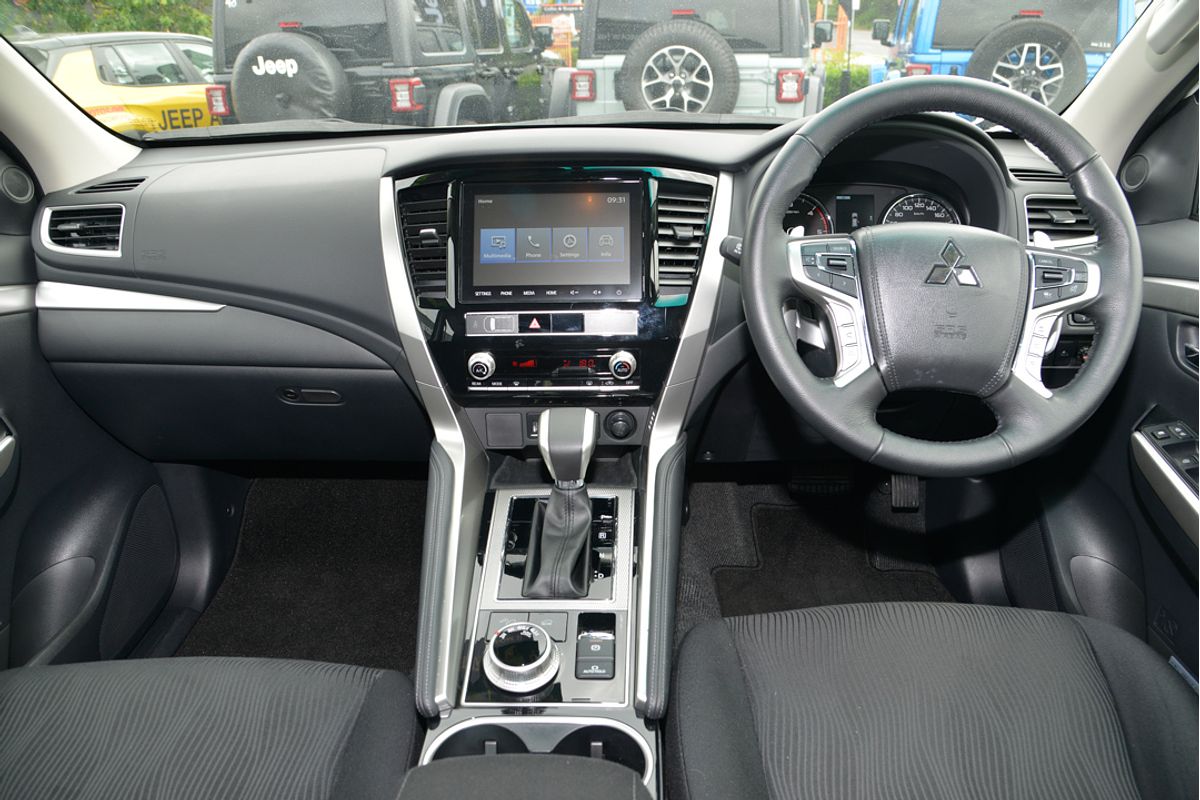 2023 Mitsubishi Pajero Sport GLX QF