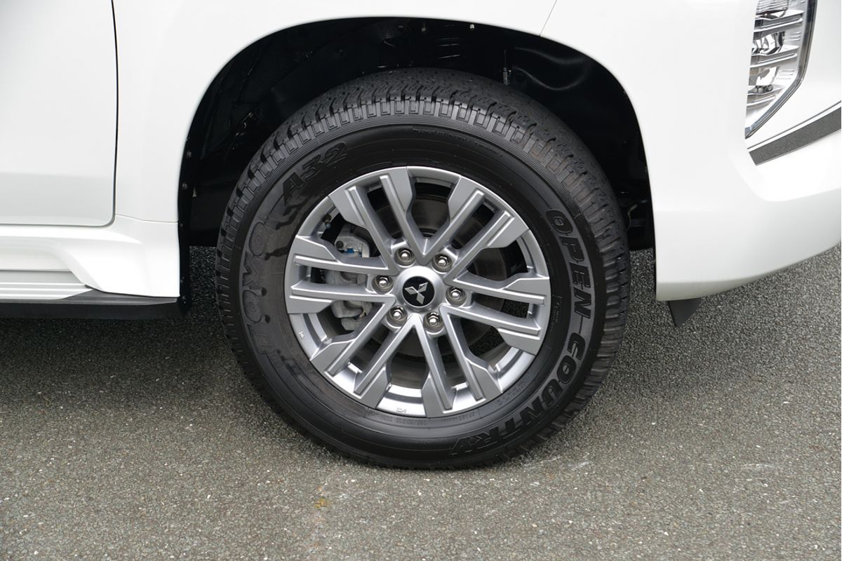 2023 Mitsubishi Pajero Sport GLX QF