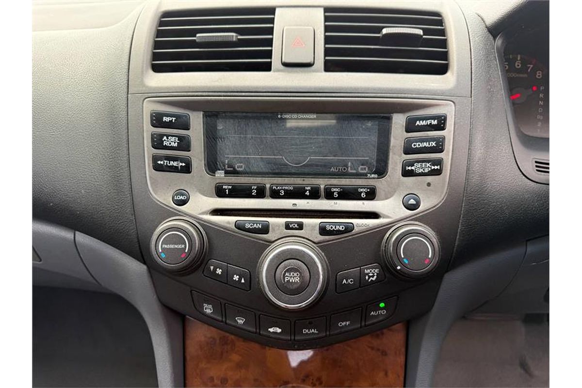 2005 Honda ACCORD VTi 40