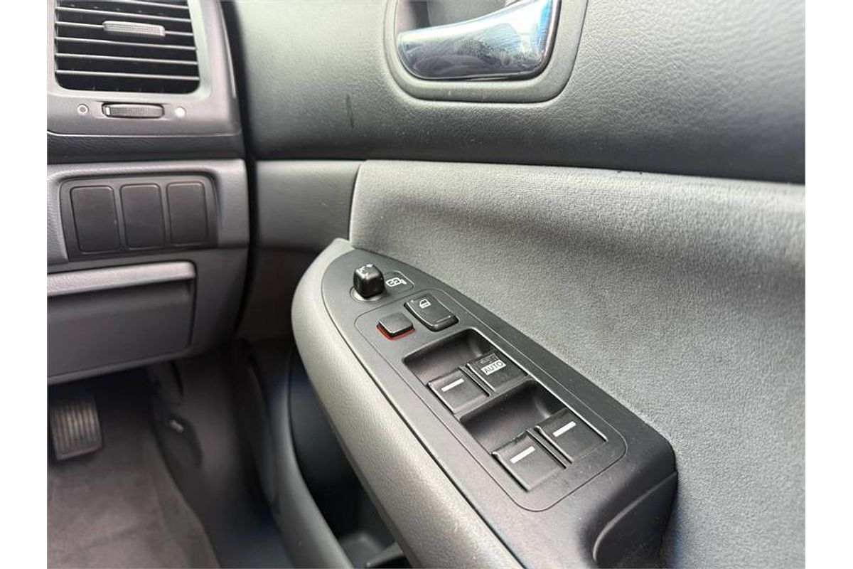 2005 Honda ACCORD VTi 40