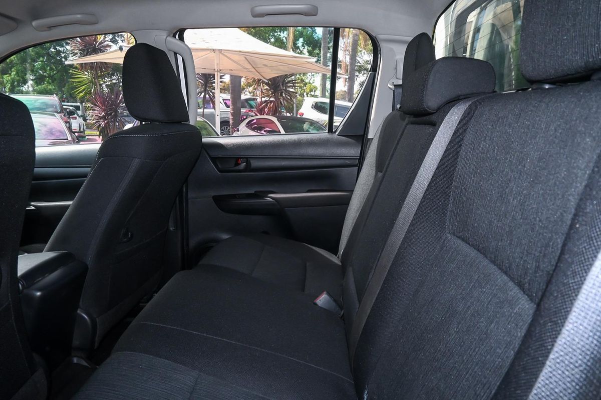 2020 Toyota Hilux SR GUN126R 4X4