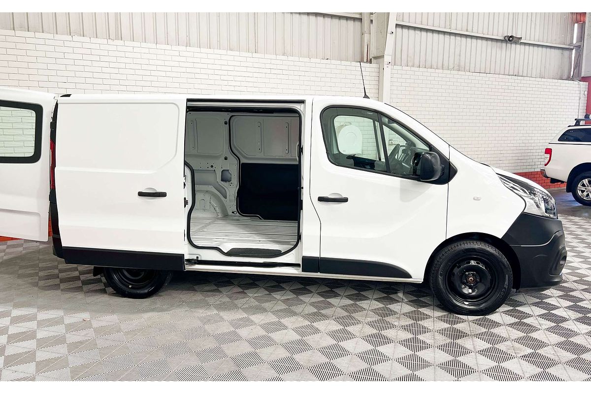 2021 Mitsubishi Express GLX SN SWB
