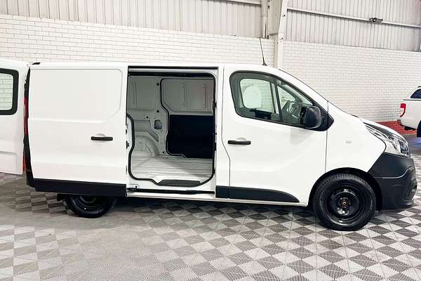 2021 Mitsubishi Express GLX SN SWB