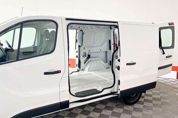 2021 Mitsubishi Express GLX SN SWB