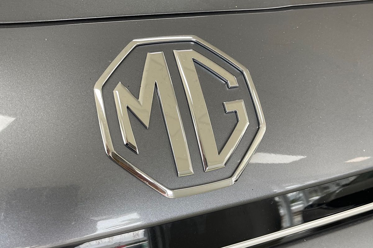 2024 MG HS