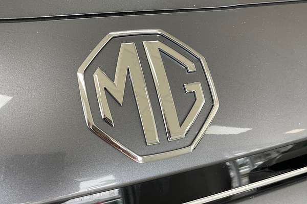 2024 MG HS