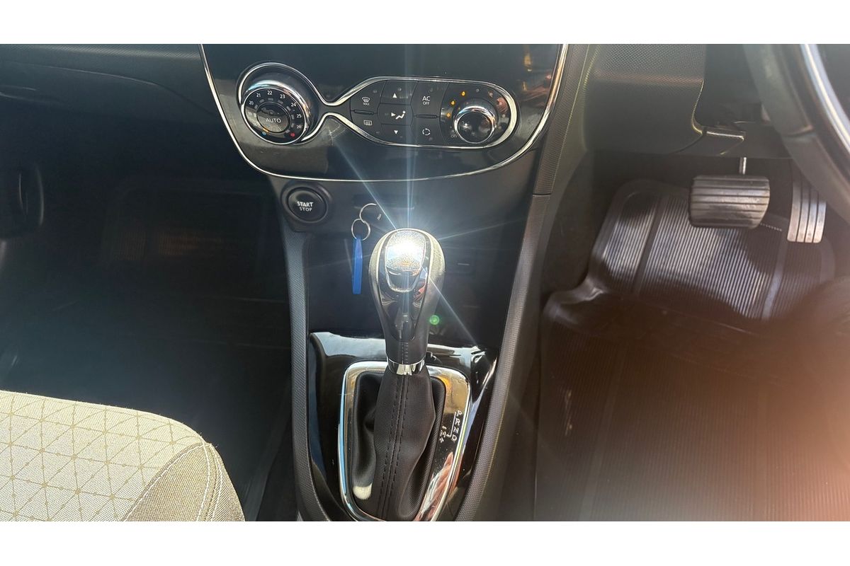 2015 Renault Clio Dynamique X98