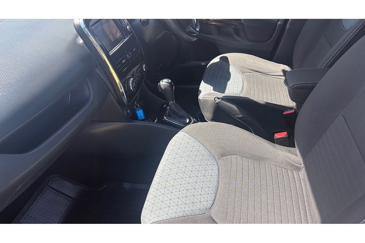2015 Renault Clio Dynamique X98