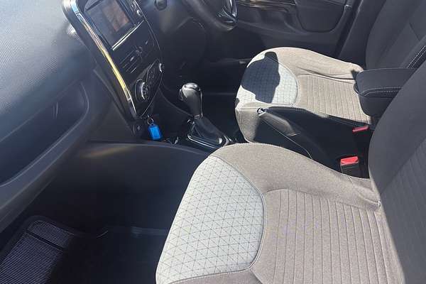 2015 Renault Clio Dynamique X98