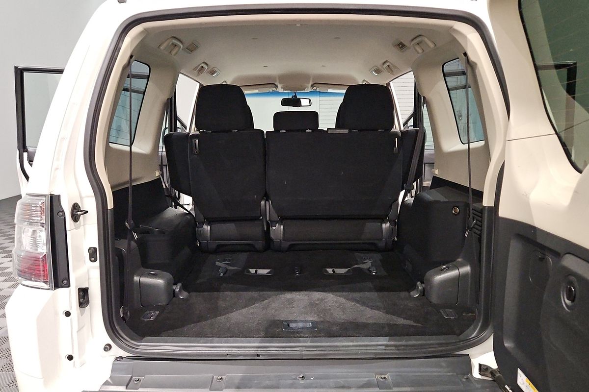 2019 Mitsubishi Pajero GLX NX