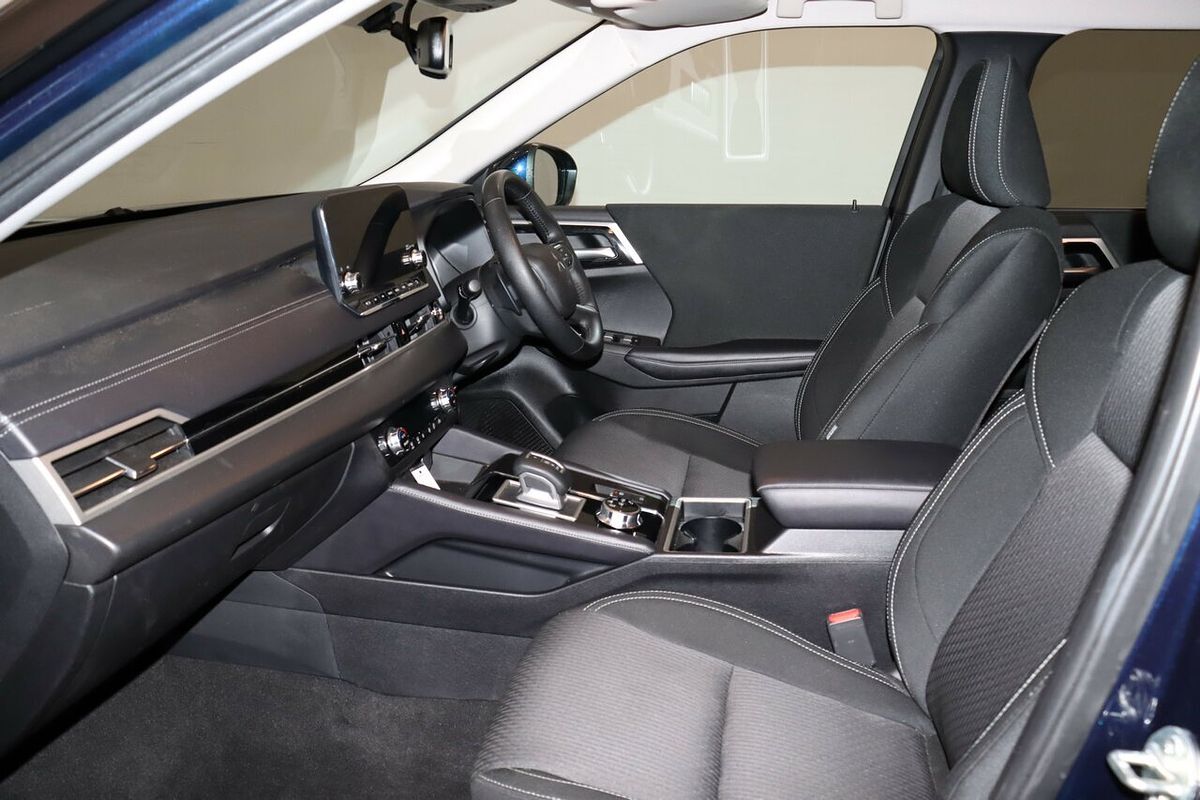 2024 Mitsubishi Outlander LS ZM