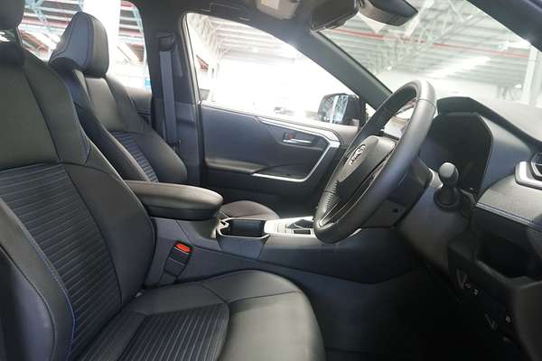 2024 Toyota RAV4 XSE AXAH52R