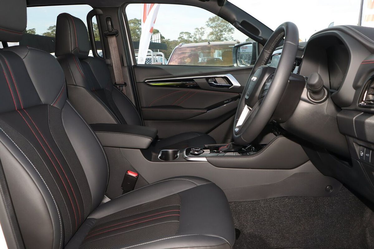 2025 Isuzu MU-X X-TERRAIN