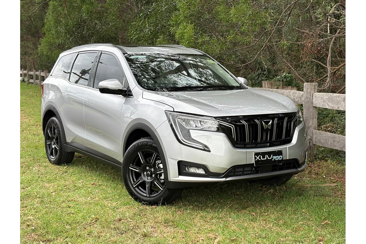 2024 Mahindra XUV700 AX7